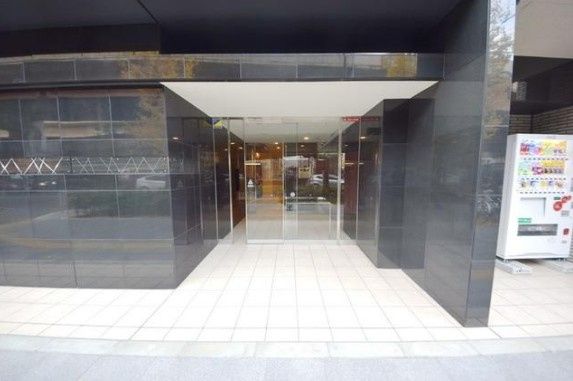 エントランス　ゆとりのあるエントランスです