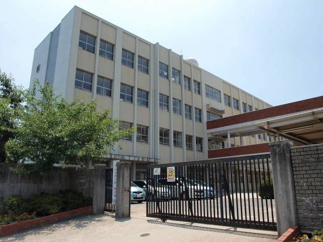 小学校　高松市立太田南小学校（小学校）まで324m