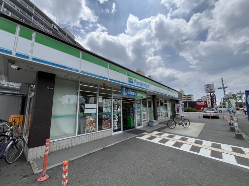 コンビニ　ファミリーマート 東大阪瓜生堂店（コンビニ）まで1719m