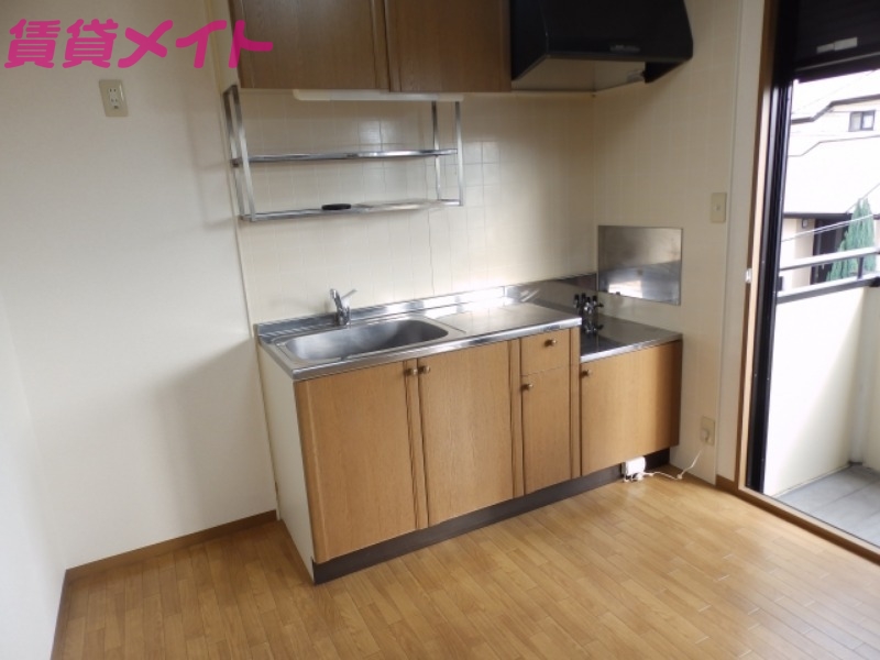 キッチン　同物件別部屋タイプ