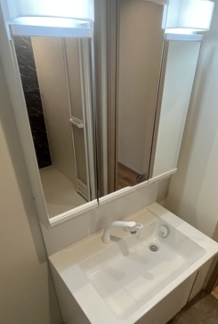 洗面設備　同仕様