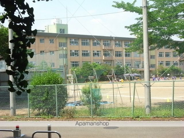 中学校　八王子市立由木中学校（中学校）まで605m