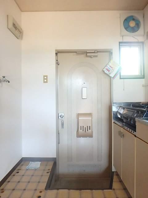 玄関　※他室参照