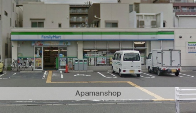コンビニ　ファミリーマート（コンビニ）まで240m