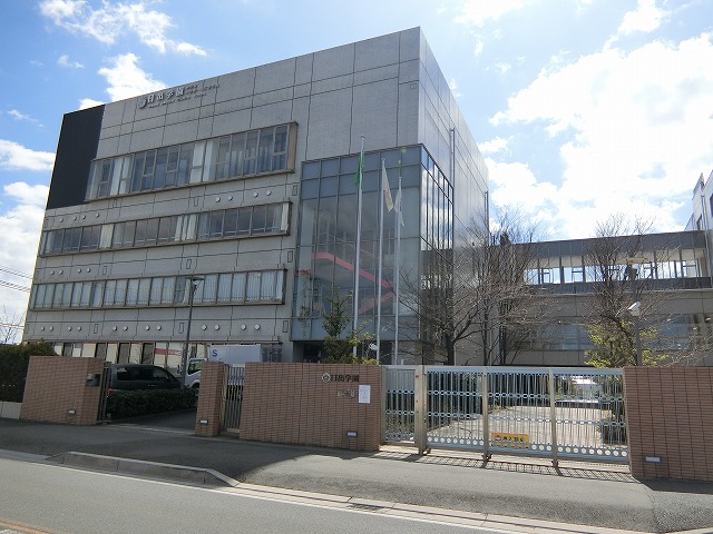 小学校　学校法人日出学園 日出学園小学校（小学校）まで689m