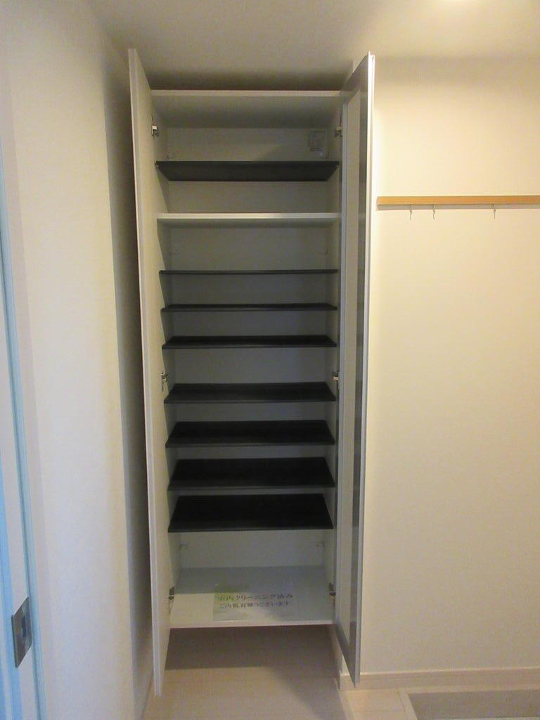 収納　シューズボックス