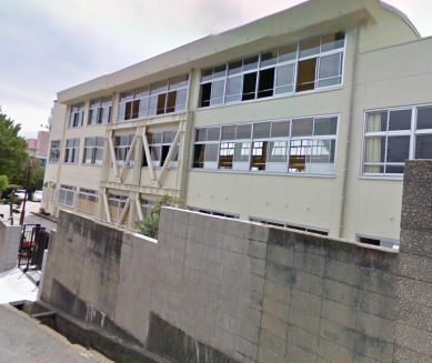 中学校　高取台中学校（中学校）まで723m