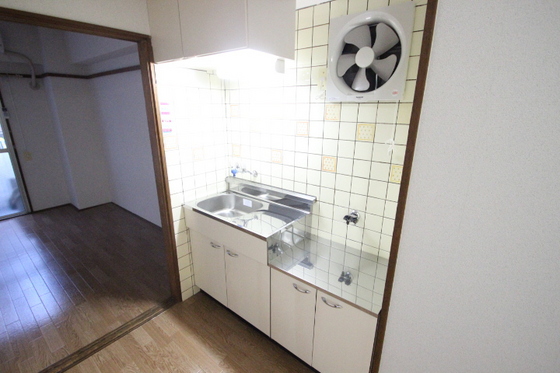 キッチン　※別部屋の写真です