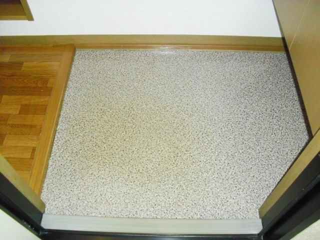 玄関　同物件別号室の写真です。