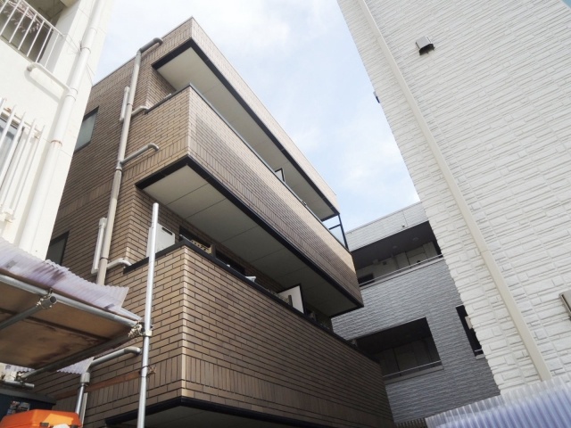 建物外観　★鉄骨造３階建てマンション！外観です★