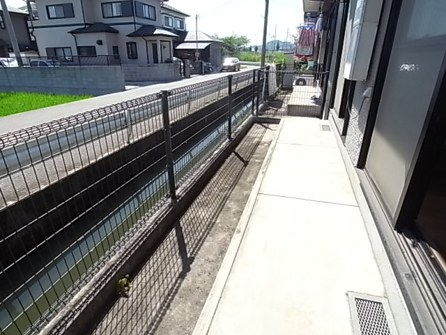 バルコニー　※103号室の写真になります。