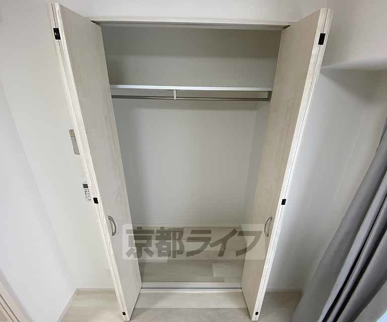 収納　洋服や雑貨などが収納できます。