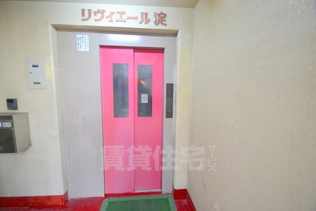 エントランス　エレベーター