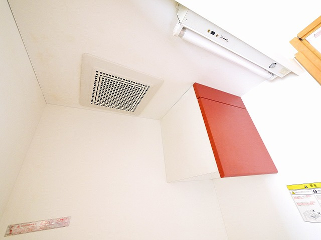 その他設備　キッチンの換気扇です