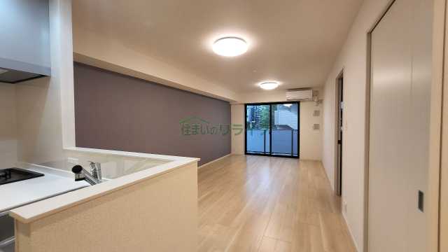 居室・リビング　別部屋参考写真となります。