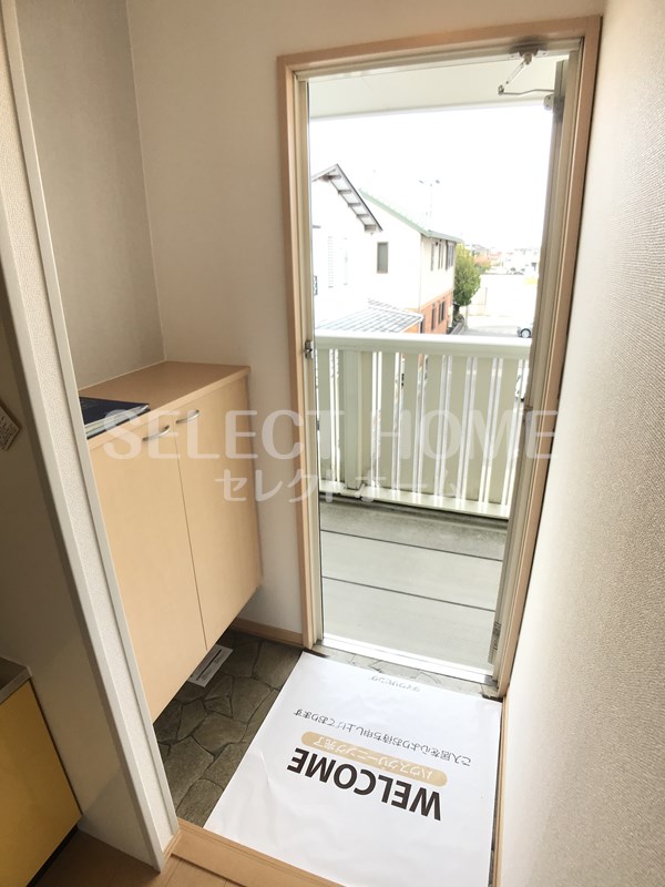 玄関　収納もある玄関です