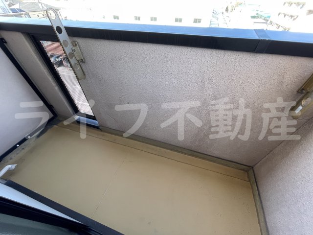 バルコニー　陽当たり良好なバルコニーです