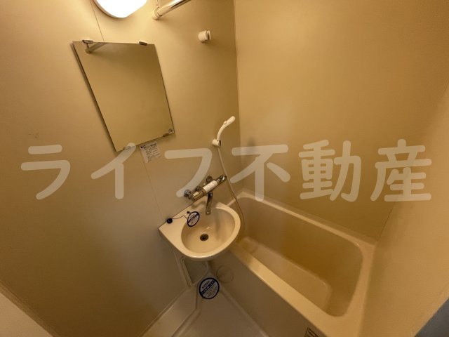 バス・シャワールーム　ゆったり過ごせるお風呂です