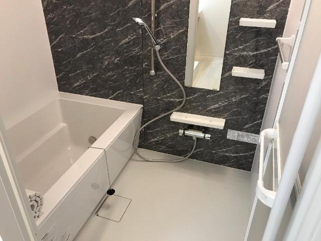 バス・シャワールーム　バス