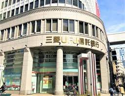 銀行　三菱ＵＦＪ信託銀行・神戸支店（銀行）まで278m