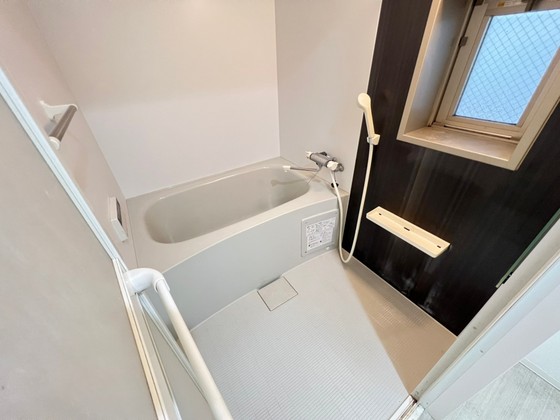 バス・シャワールーム　※別部屋の写真です