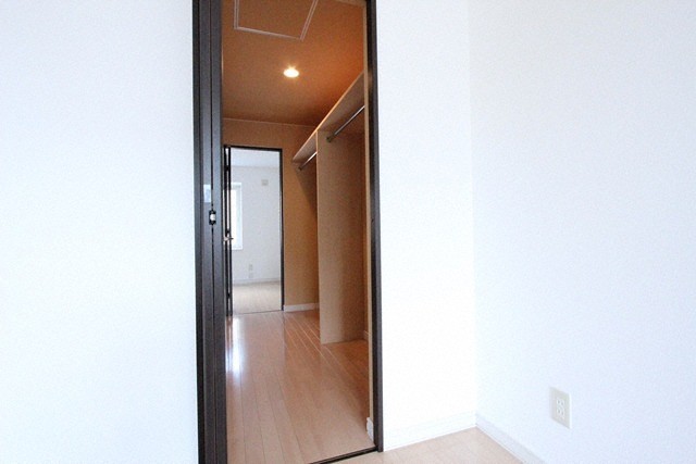 収納　収納力のあるウォークインクローゼットです！