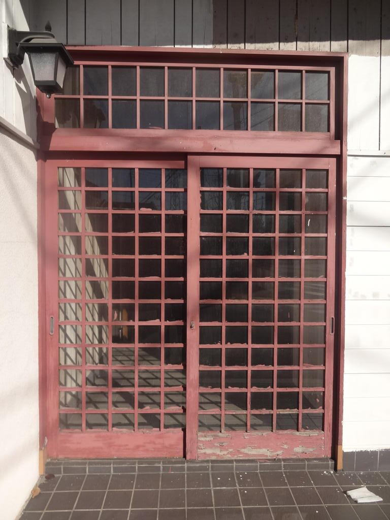 玄関　入口
