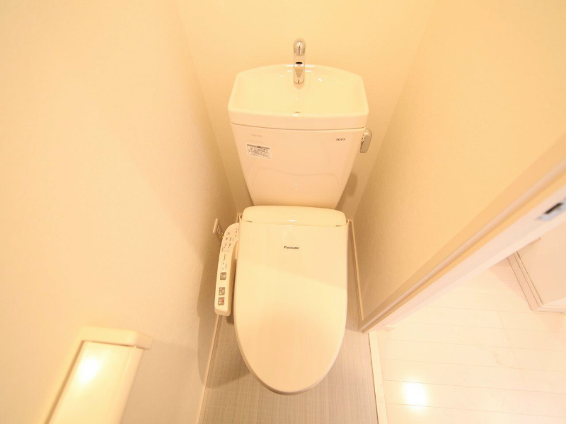 トイレ　温水洗浄暖房便座付トイレ