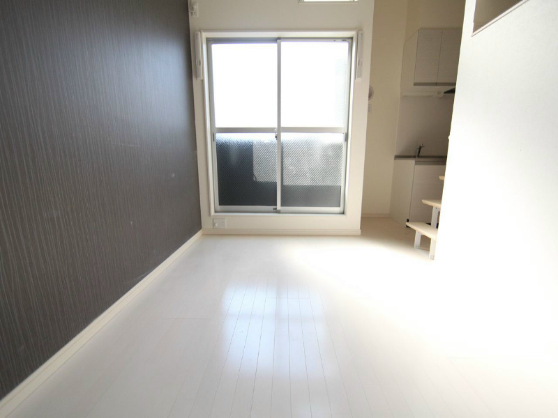 バルコニー　洋室10.4帖　上階ロフト5帖（収納でもお部屋でも使えます）