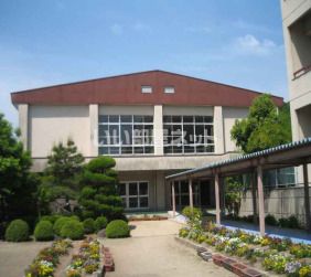 小学校　三原市立中之町小学校（小学校）まで648m