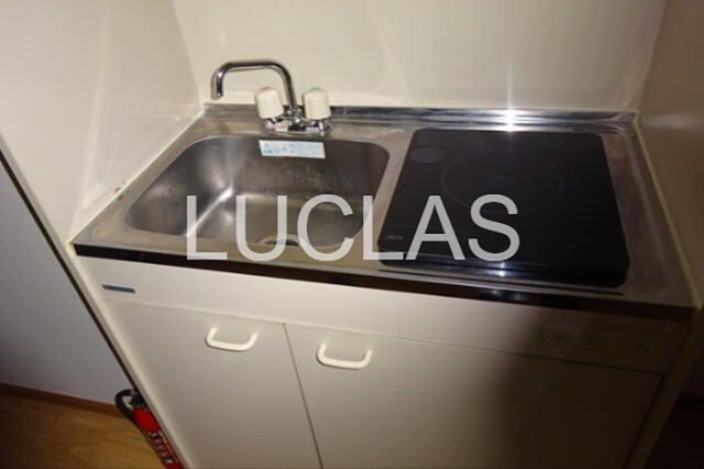 キッチン　コンパクトながらも利便性は良好♪収納付！