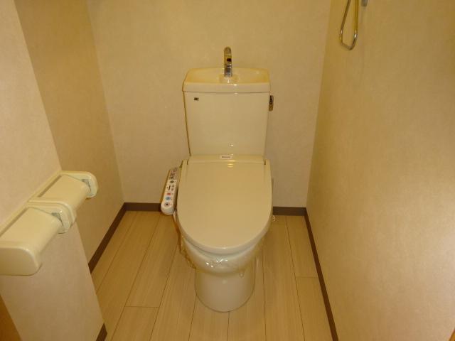 トイレ　シャワー付トイレ