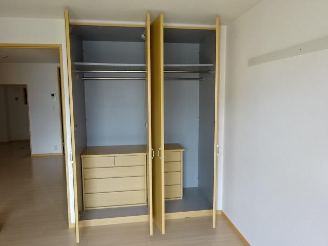 収納　クローゼット