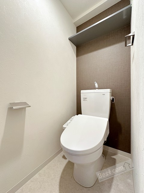 トイレ　温水洗浄便座付き♪