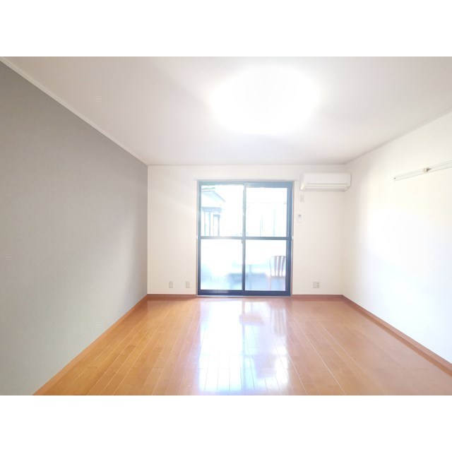 居室・リビング　別部屋のお写真になります。