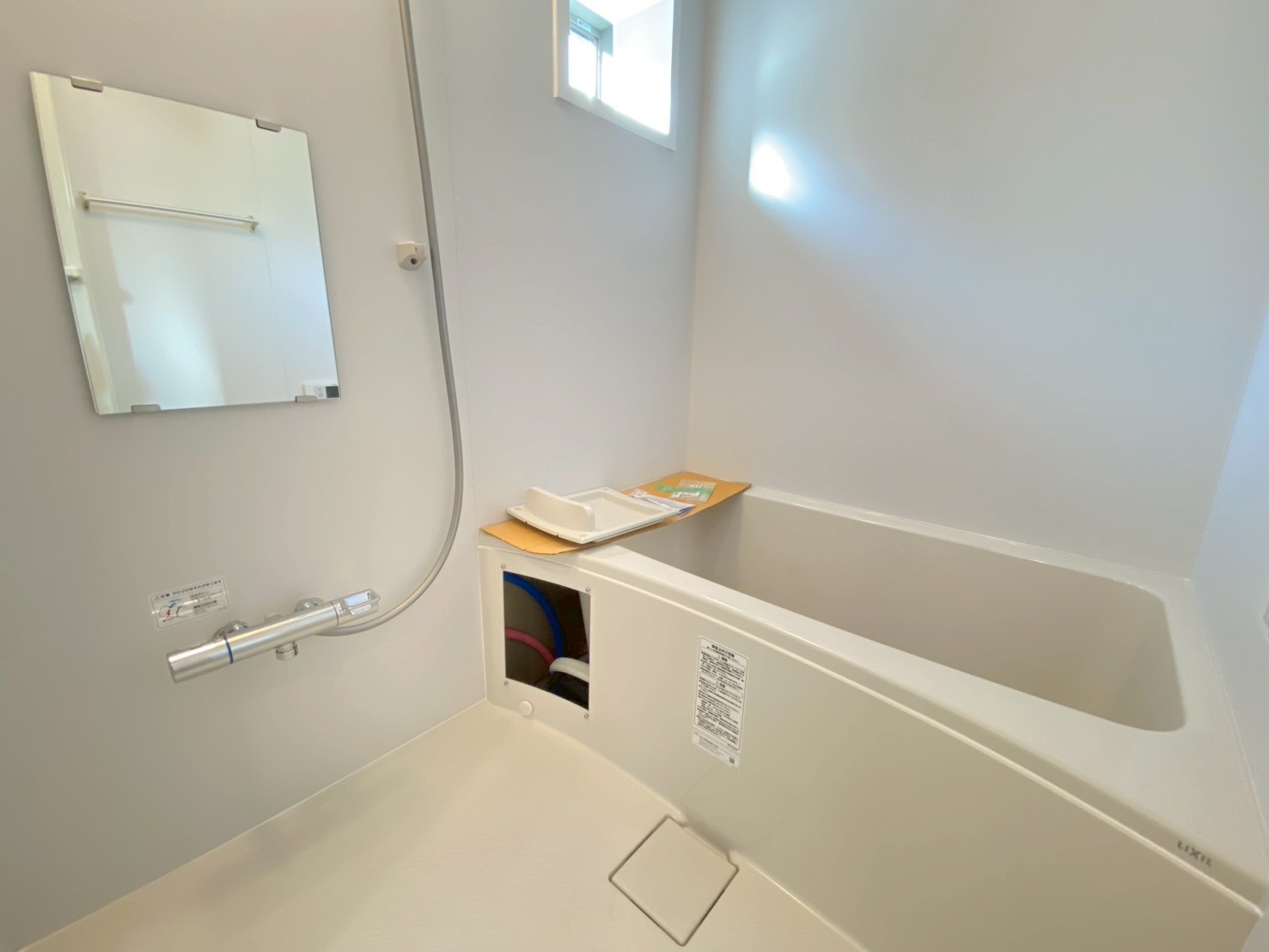 バス・シャワールーム　モデル１０１号室内装です。