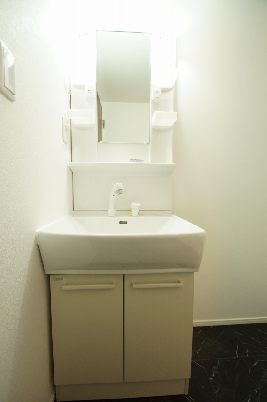 洗面設備　脱衣スペースもあります