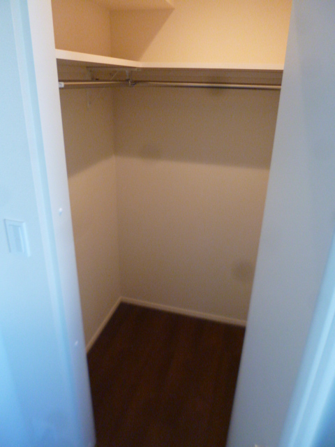 収納　ウォ―クインクローゼット
