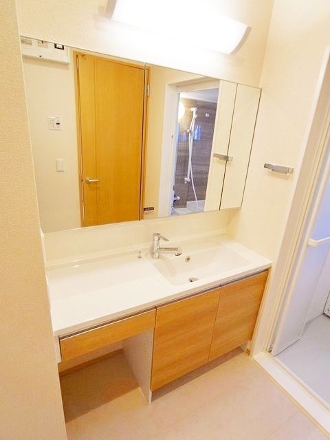 洗面設備　☆便利な独立洗面台☆