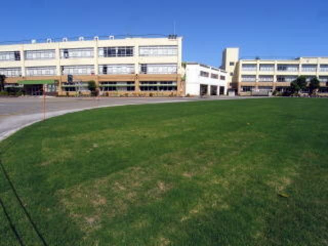 小学校　立川市立新生小学校（小学校）まで967m