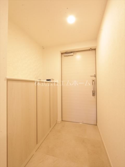 玄関　玄関（シューズボックス完備）