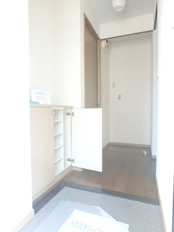 玄関　図面と現状に相違がある場合には現状を優先