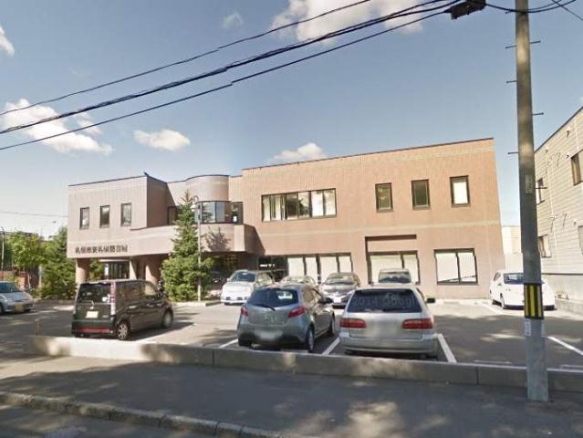 コンビニ　セブンイレブン（コンビニ）まで328m