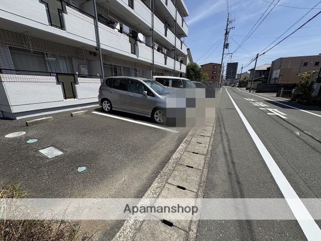 コンビニ　ファミリーマート（コンビニ）まで274m