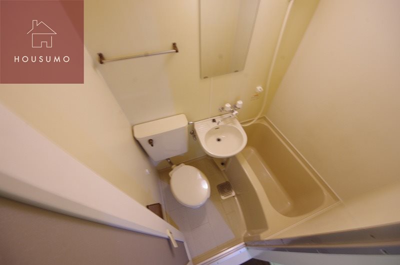 バス・シャワールーム　コンパクトで使いやすいお風呂です