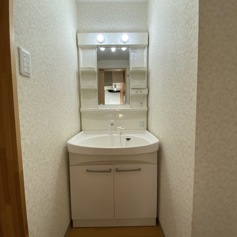 洗面設備　使いやすい洗面所です