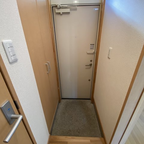 玄関　明るい玄関です