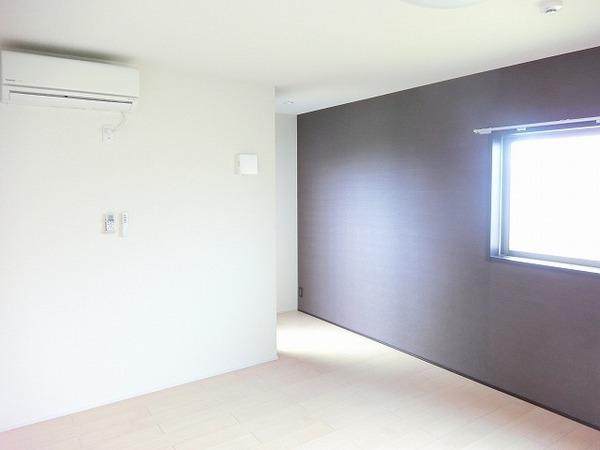 居室・リビング　洋室広々！