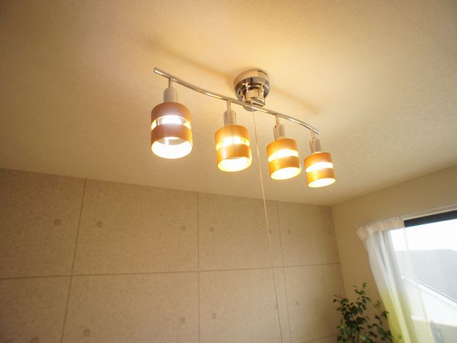 その他設備　オシャレな照明器具付きです♪