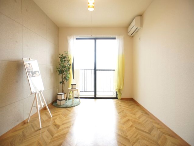 居室・リビング　快適に過ごせるエアコン付きです♪